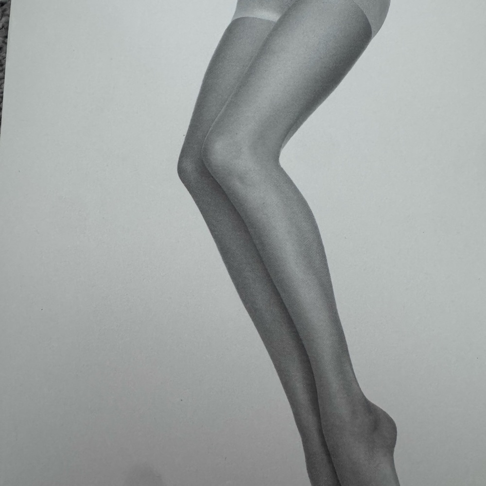 CALVIN KLEIN INFINITE SHEER CONTROL TOP PANTYHOSE STYL 705 ALMOST BLACK SZ B - Picture 2 of 5